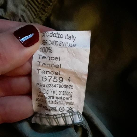 🍒Green shorts made in Italy size 4 - Picture 2 of 2